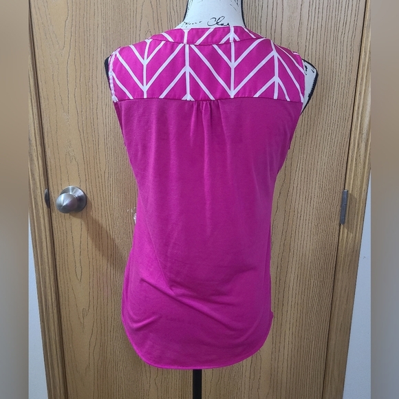 Hanna & Gracie Pink Abstract Geometric Print Button Up Tank Top - Picture 2 of 3